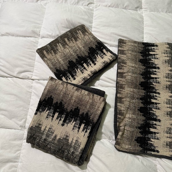 Set of Three Throw Decorative Pillow Cases 20x20in Pattern Tan Black Gray Zipper - Picture 4 of 6